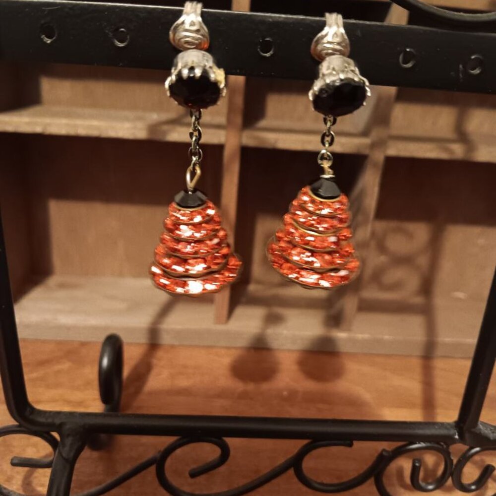Vintage Brass Orange Black Glass Cool Clip-on Earrings - Picture 5 of 7